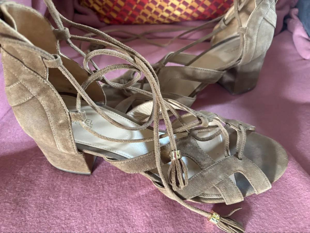 Shoes - Image 2