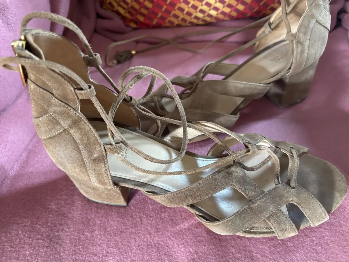 Shoes - Image 3