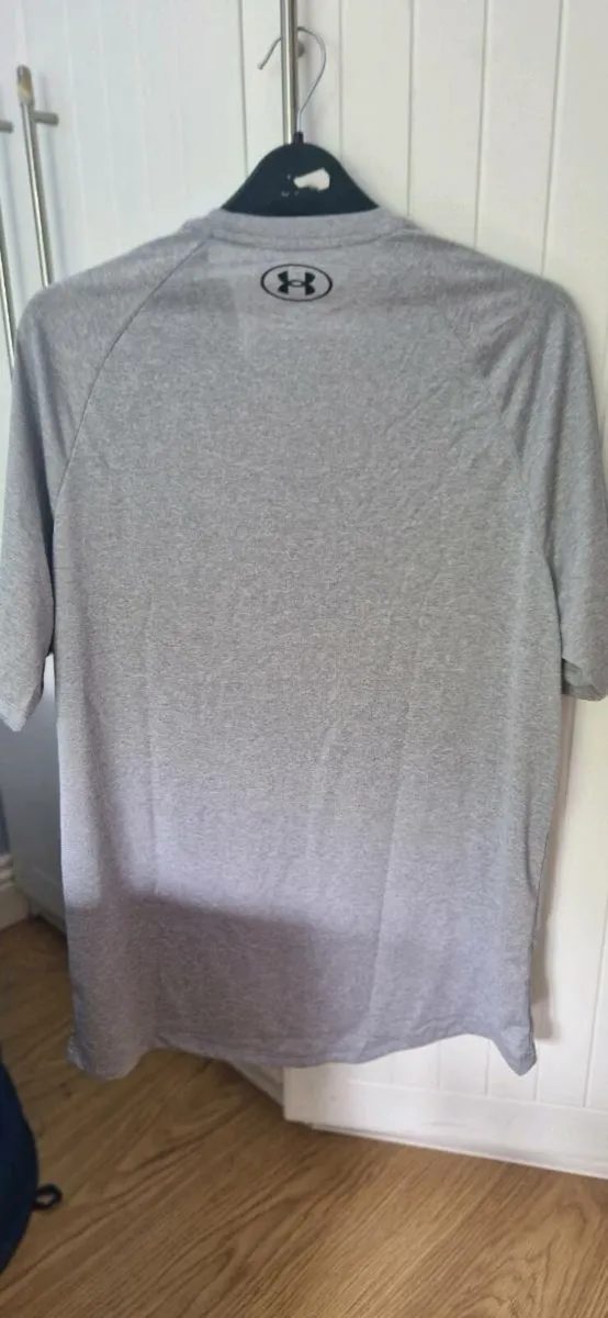 T shirt - Image 2