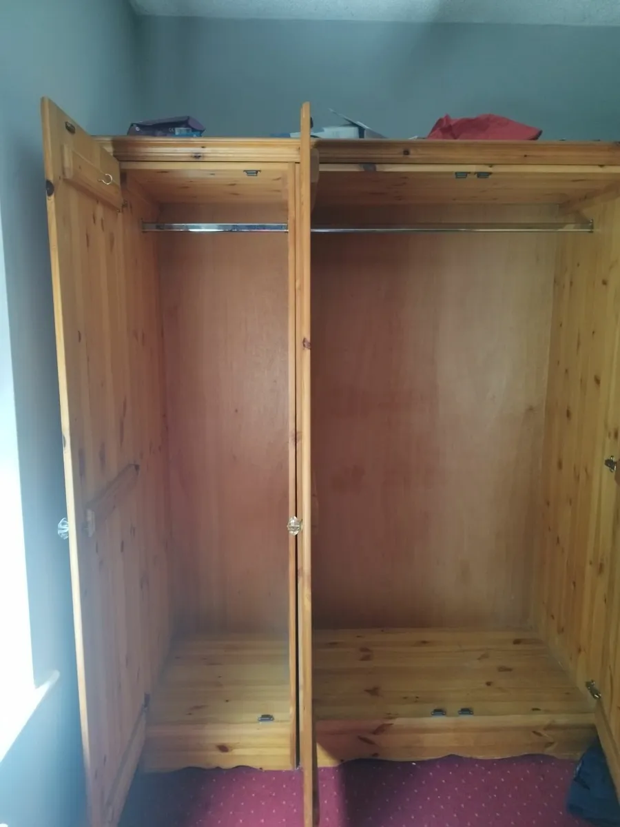 Triple wardrobe - Image 3