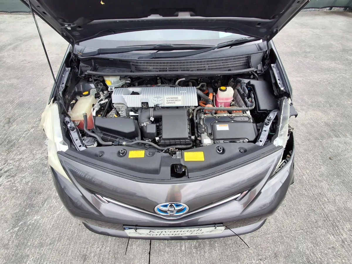 2013 Toyota Prius Hybrid Automatic 7 seater - Image 3