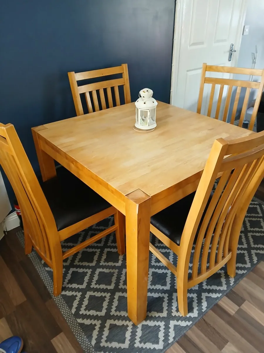 Dining table and chairs - Image 1