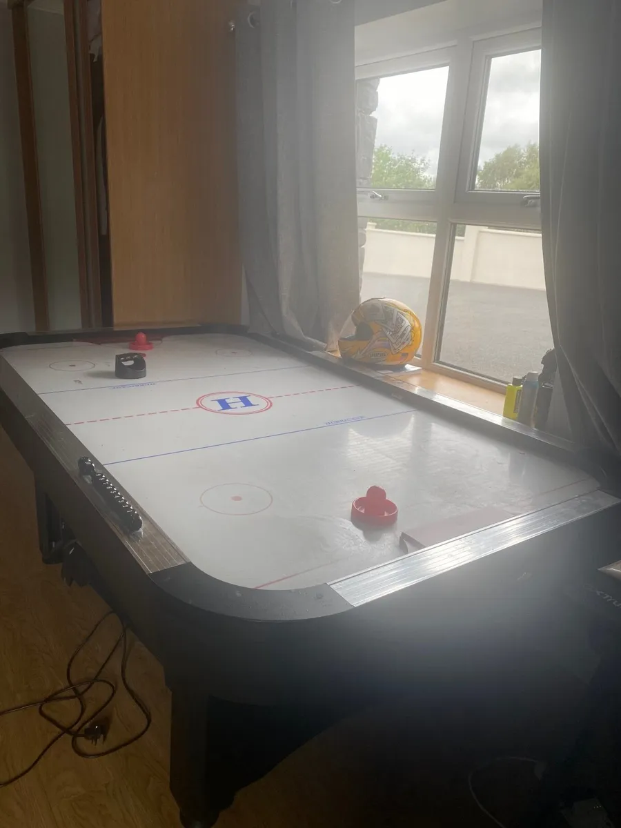 Hockey table