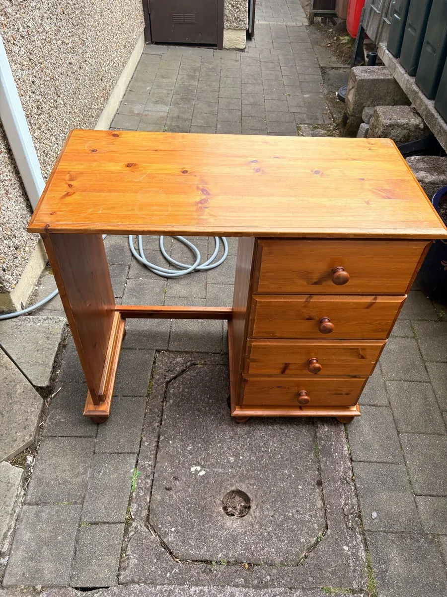 Office desk - Image 1