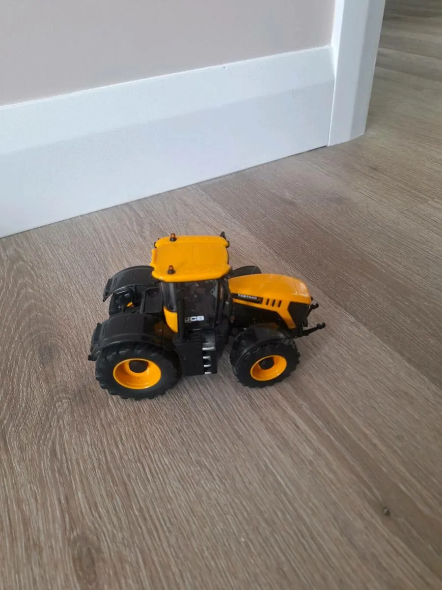 JCB fastrac 8330 Britains & cultuvator - Image 3