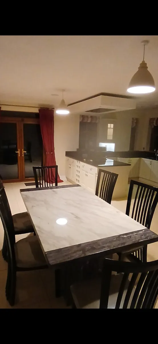table and chairs - Image 3