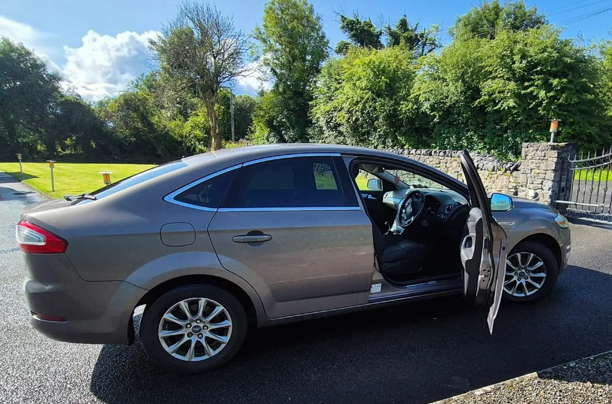 Ford Mondeo 2011 - Image 2