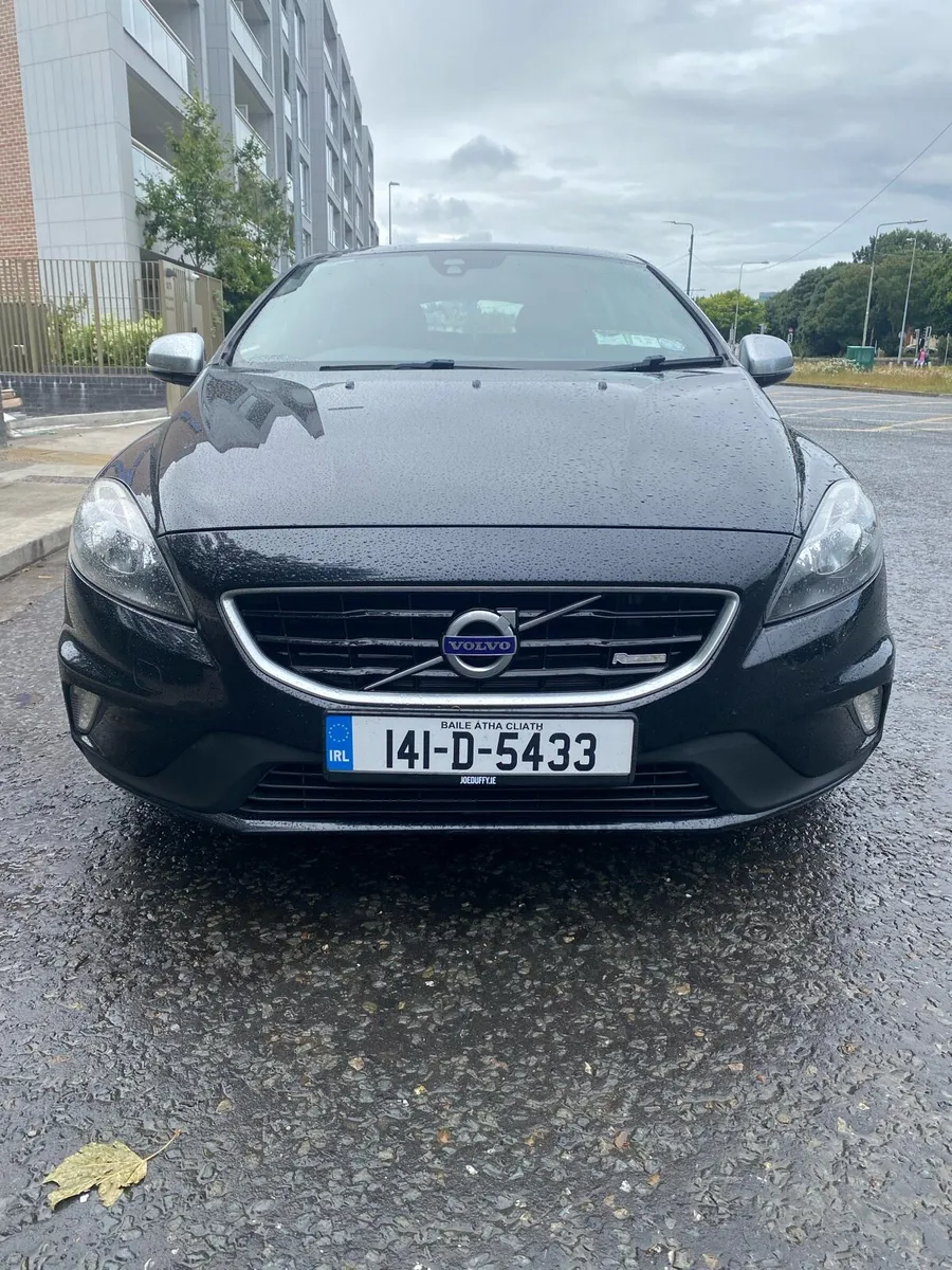 Volvo V40 - Image 2