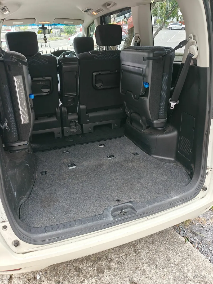 Nissan Serena 2015 - Image 2