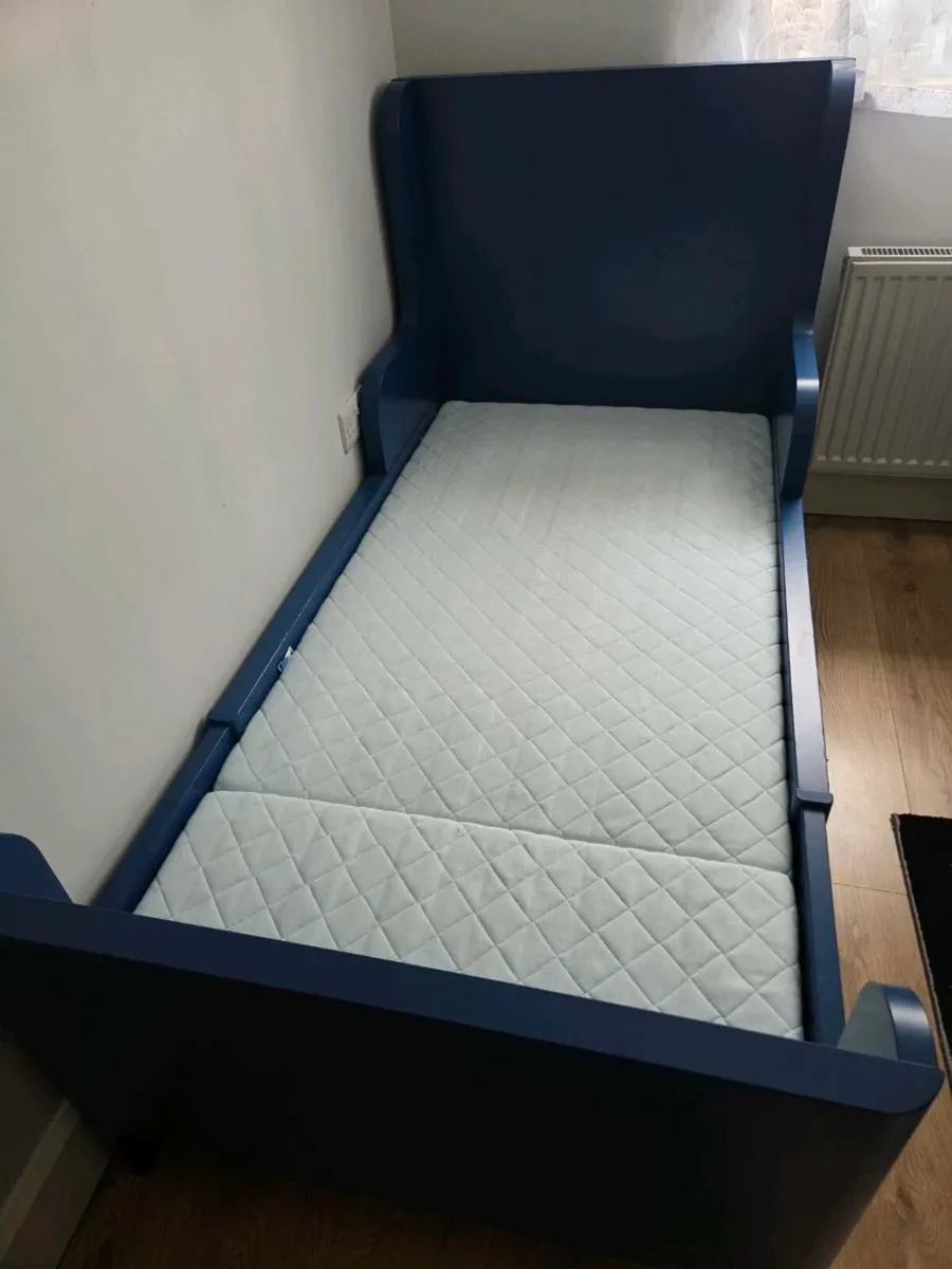 Single bed - Image 1