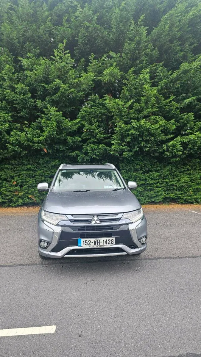 Mitsubishi Outlander PHEV - Image 1