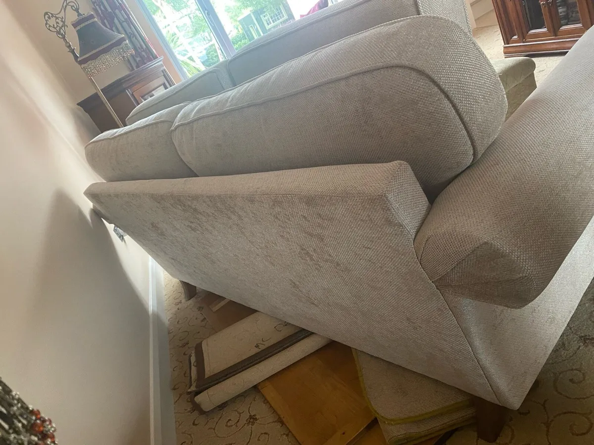 Couch - Image 4