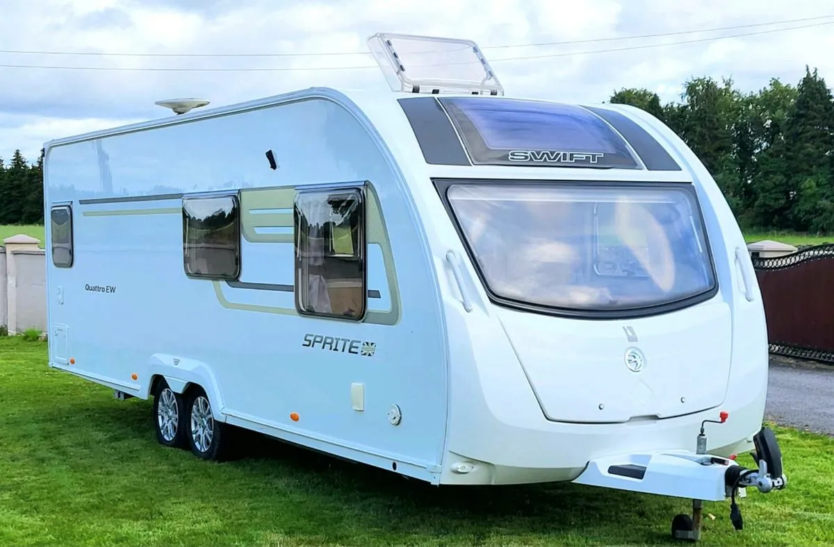 Swift spirte quattro 6 berth with end bedroom - Image 2