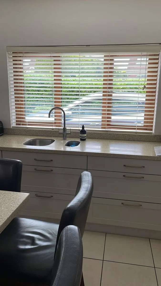 Venetian Blinds - Image 1
