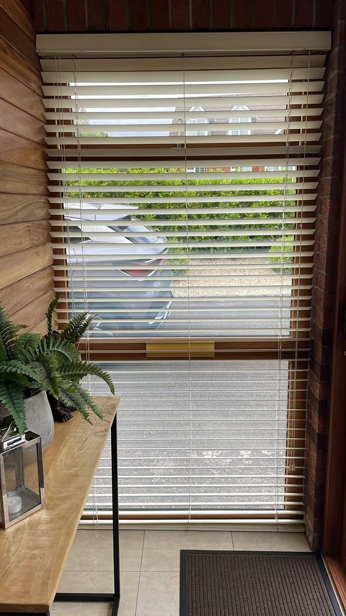 Venetian Blinds - Image 2