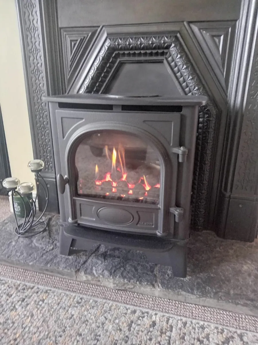 Gas Stove - Image 1