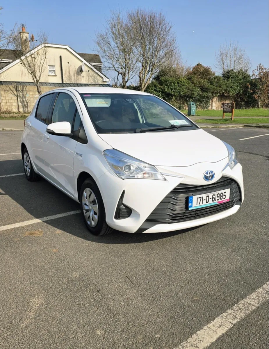 Toyota vitz 2017 - Image 1
