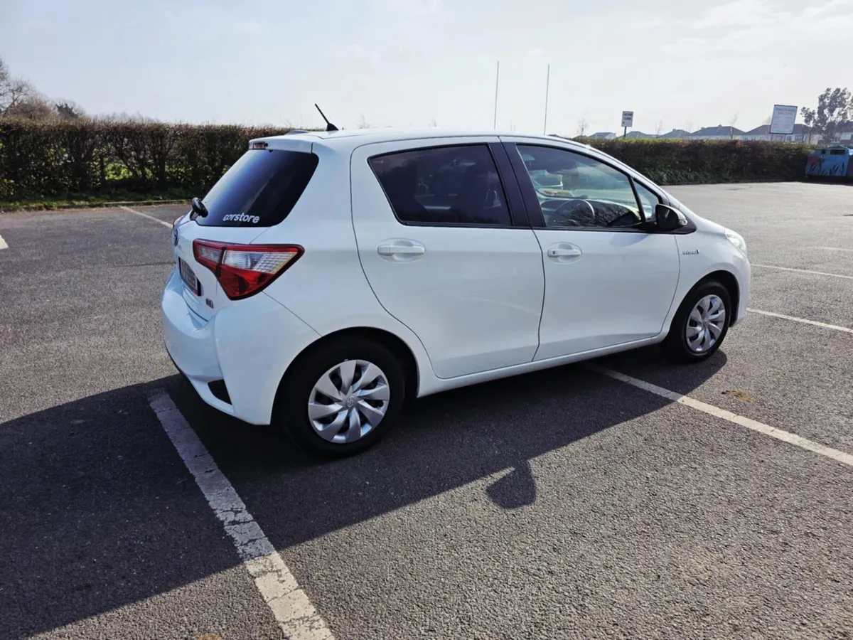 Toyota vitz 2017 - Image 4