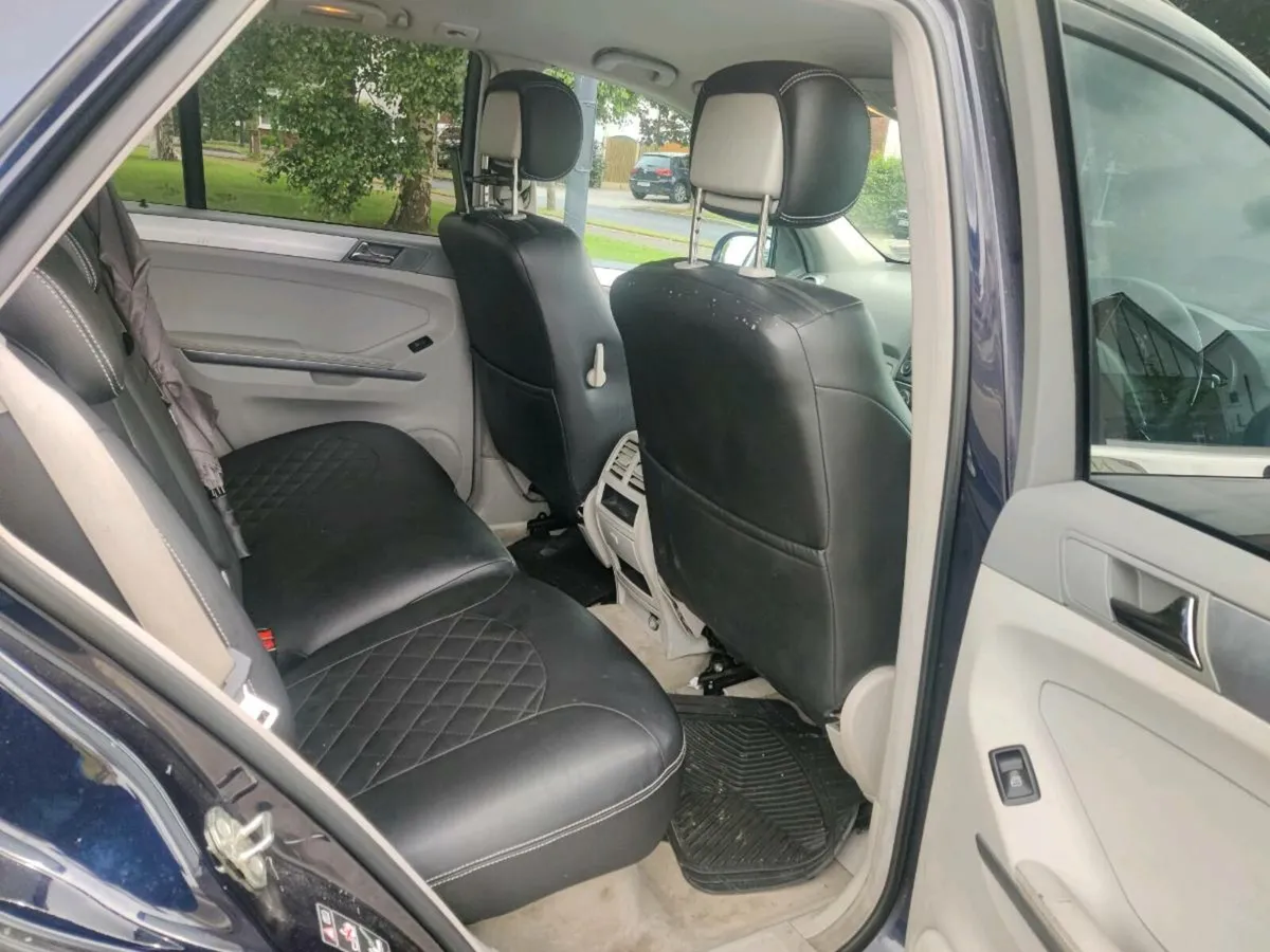 Mercedes Benz ML Crew cab 5 seats - Image 3