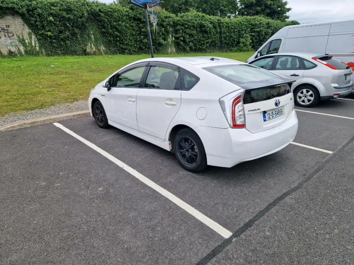 2012 Toyota prius hybrid new nct €2500 - Image 4