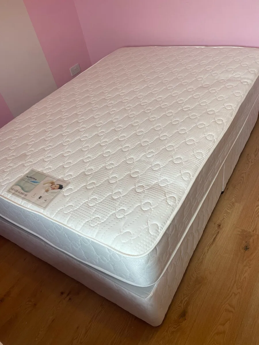Bed and mattress - Image 1