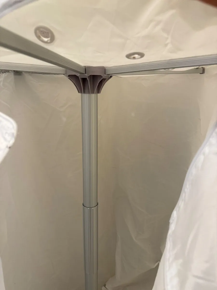 Portable clothes dryer - Image 1