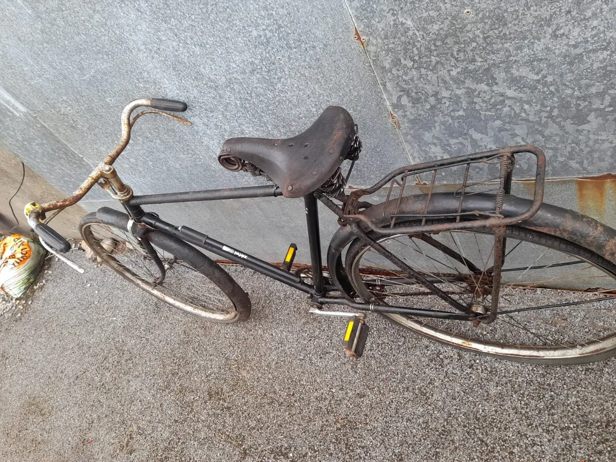 Antique Raleigh men’s bicycle - Image 3