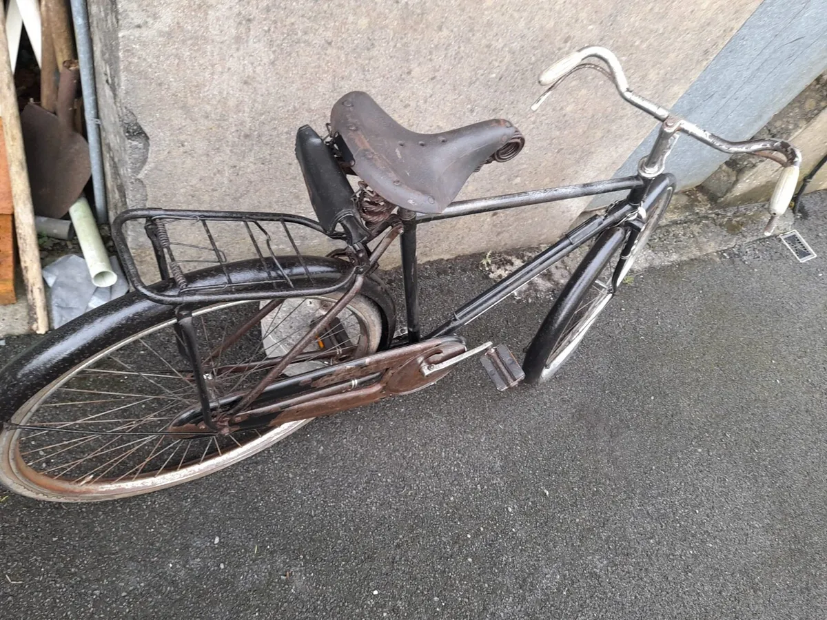 Antique men’s Raleigh bicycle - Image 3