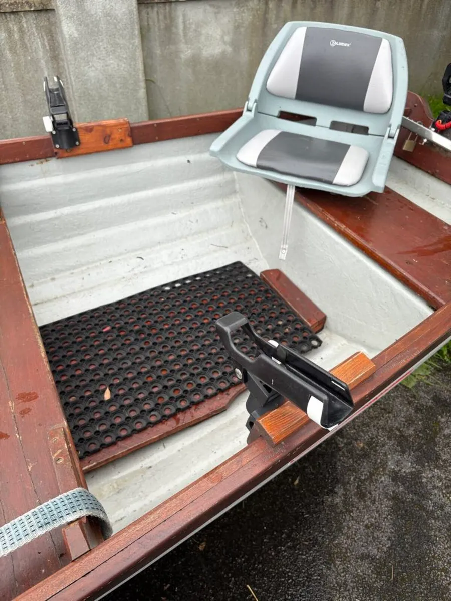 Lake boat 17ft Anlers Fancy trailer engine - Image 3