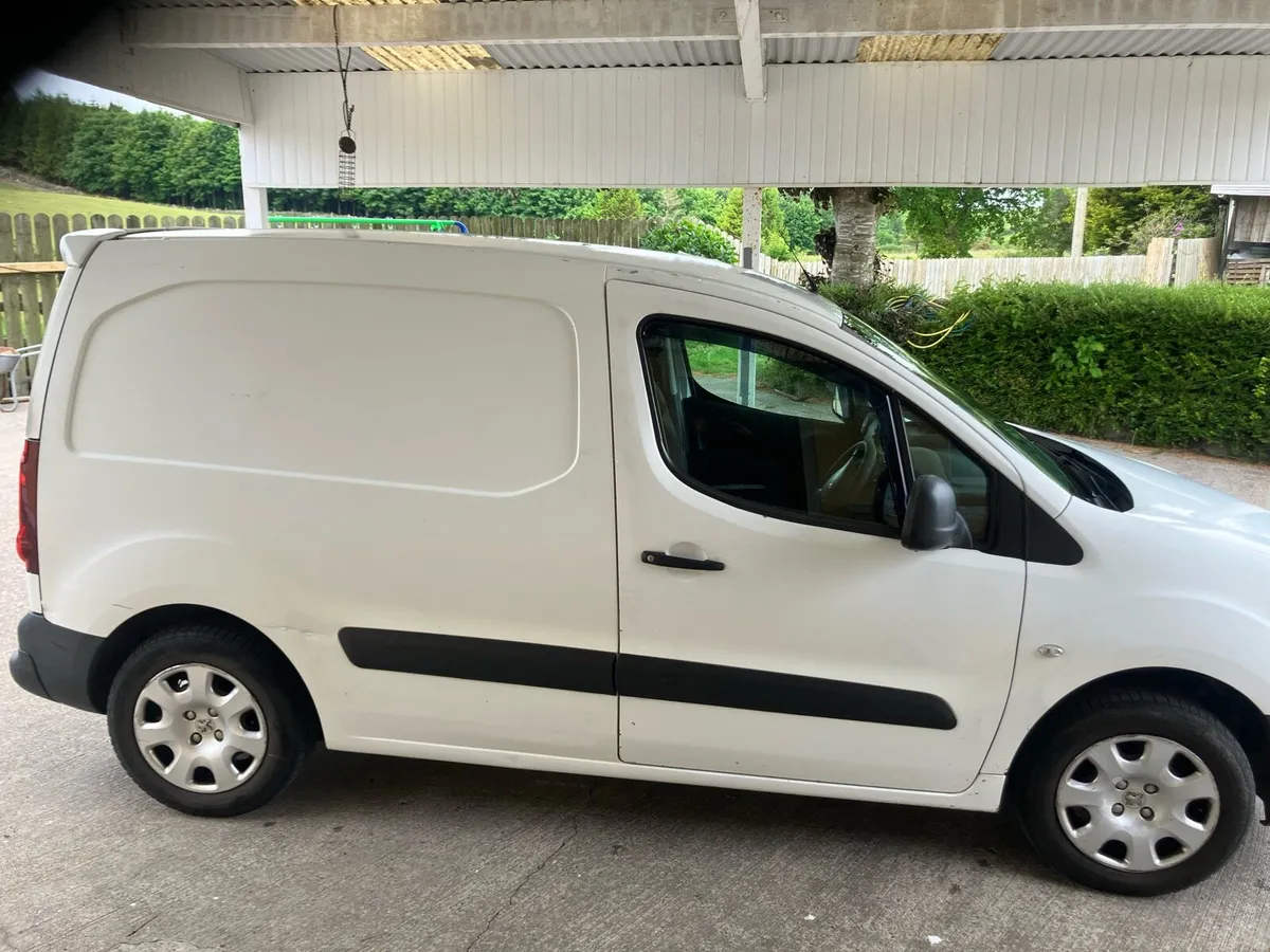 142 Peugeot partner 3 seater - Image 1