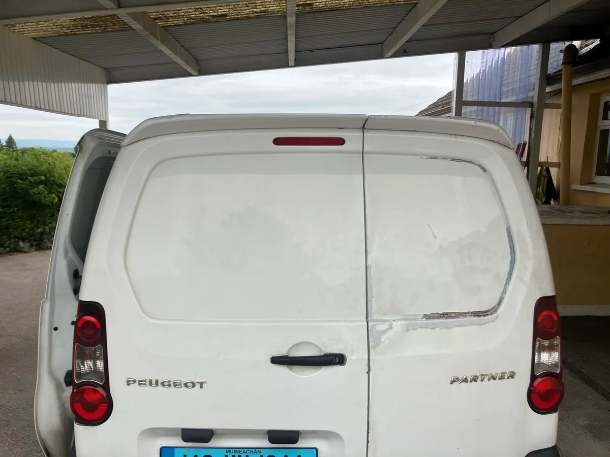 142 Peugeot partner 3 seater - Image 4