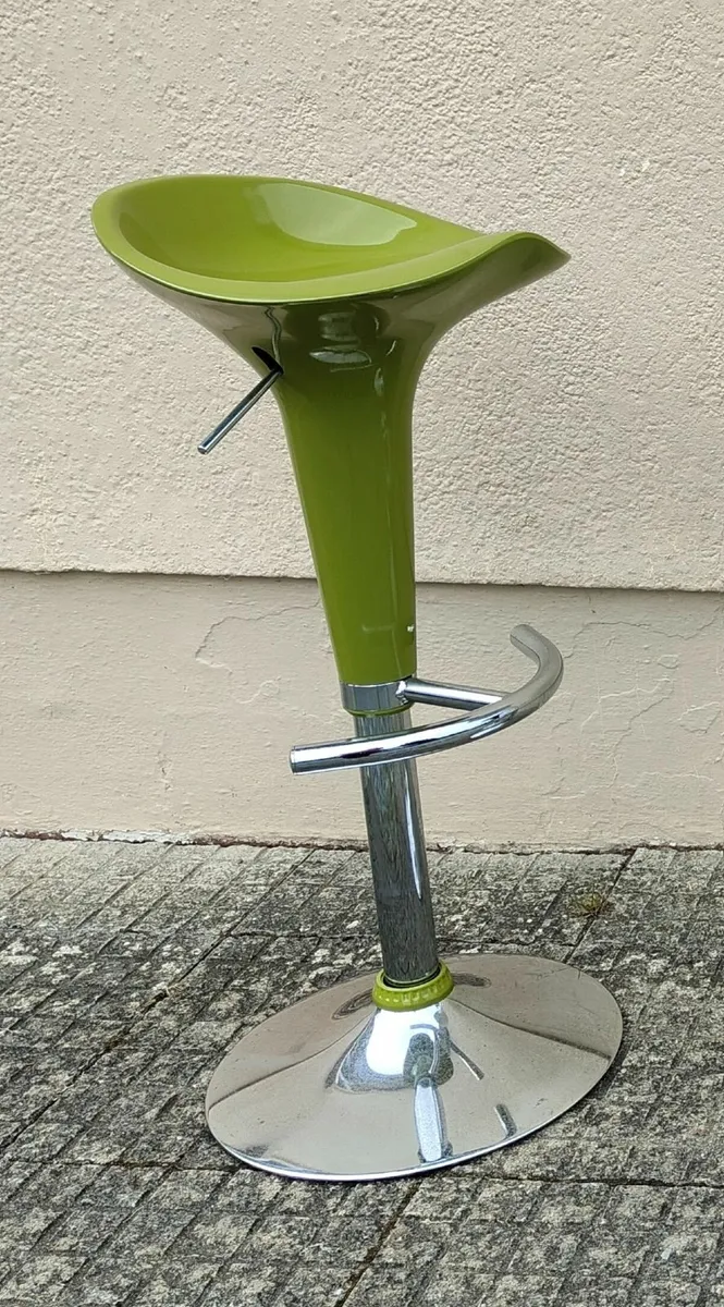 3 Retro Bar Stools - Image 4