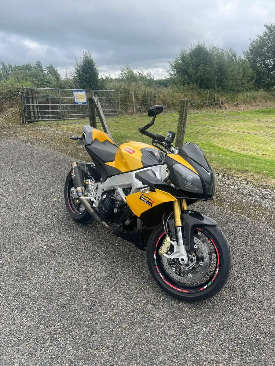 Aprilia Tuono V4 2012 - Image 1