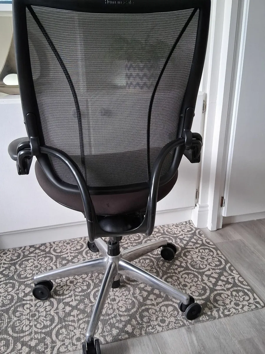 Humanscale Liberty Ergonomic Office Chair - Image 2