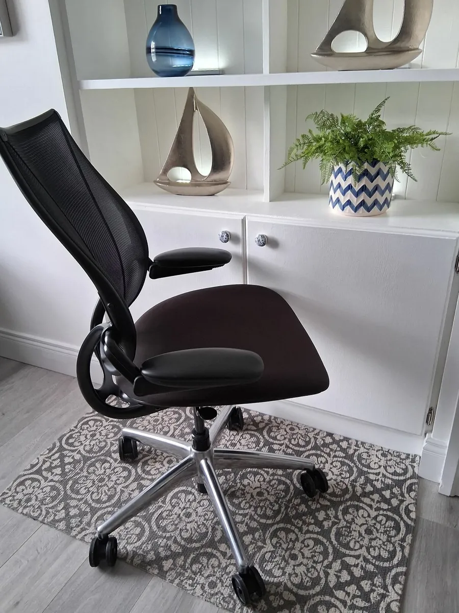 Humanscale Liberty Ergonomic Office Chair - Image 4