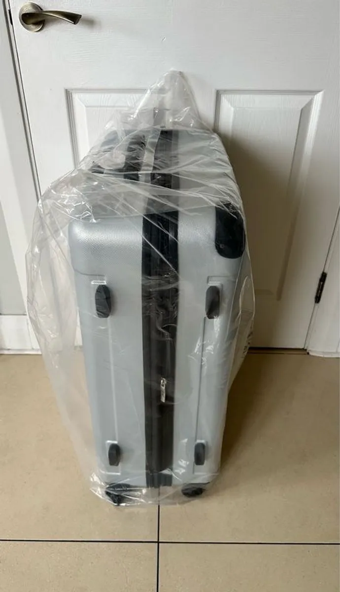 Large PSNGR suitcase - Image 4