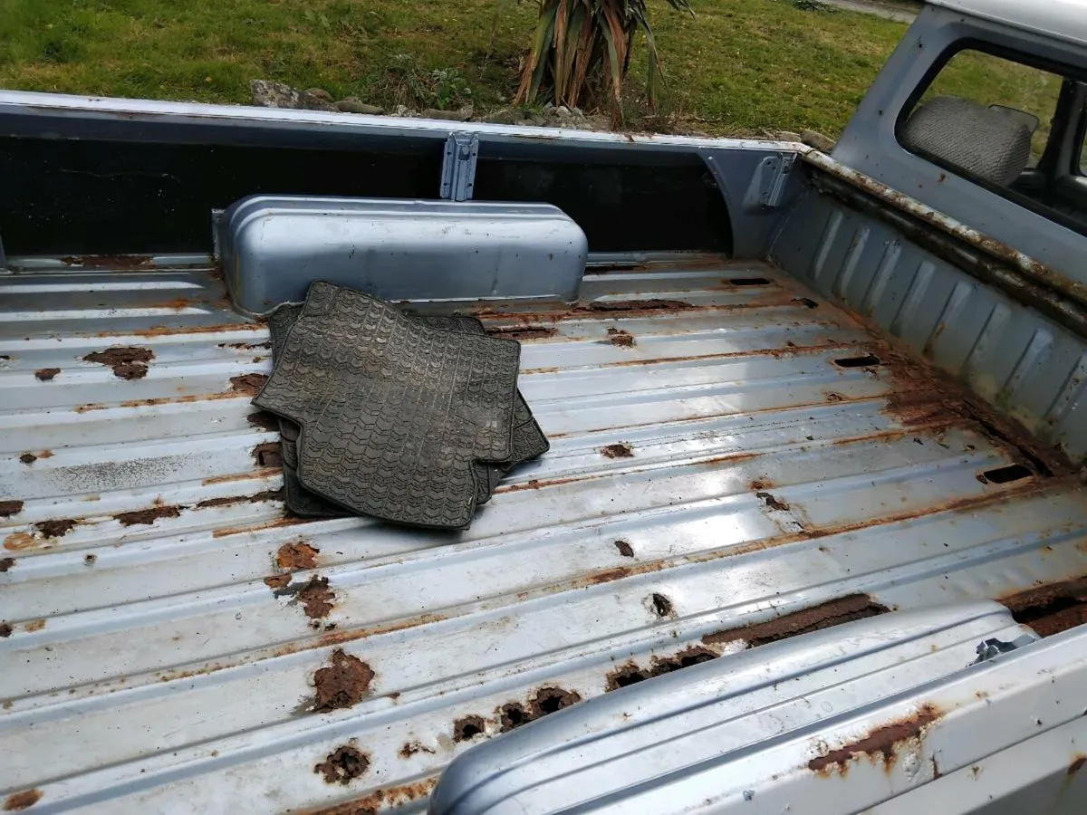 PEUGEOT 504 PICK UP - Image 3