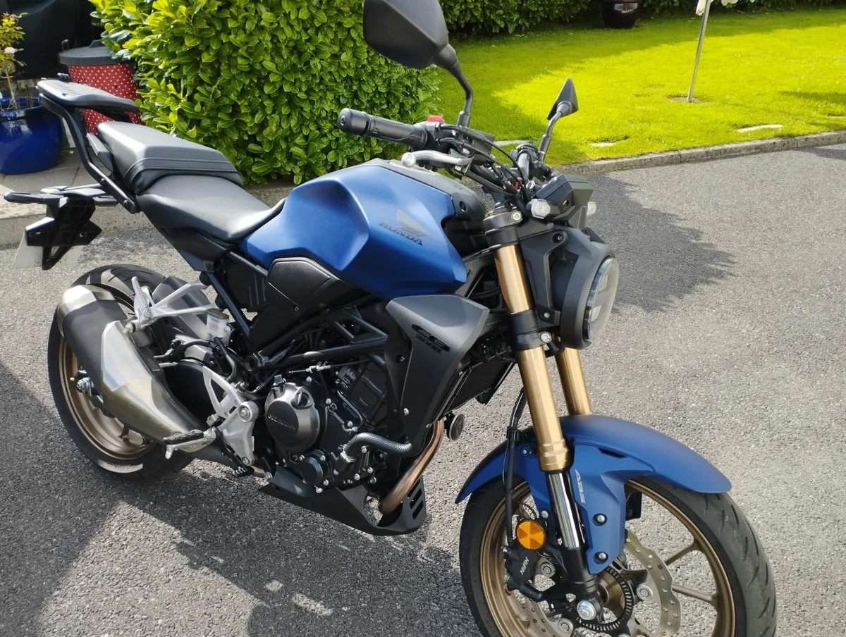 Honda  CB300r - Image 3