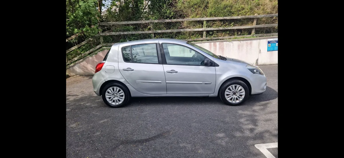 10 Renault Clio Tested&Taxed ..103k kms - Image 1