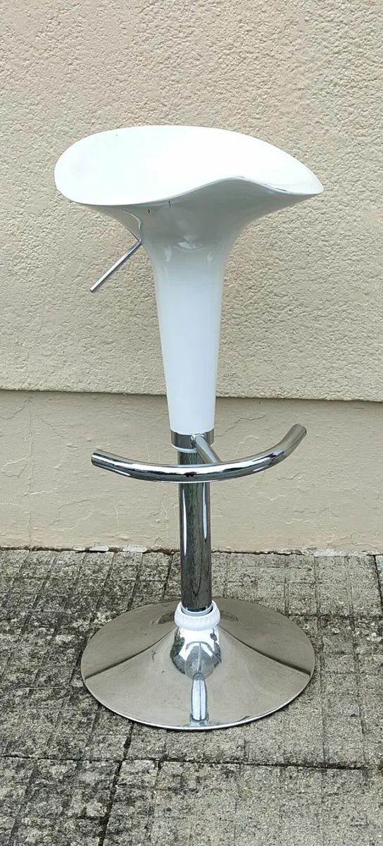 3 Retro Bar Stools - Image 3