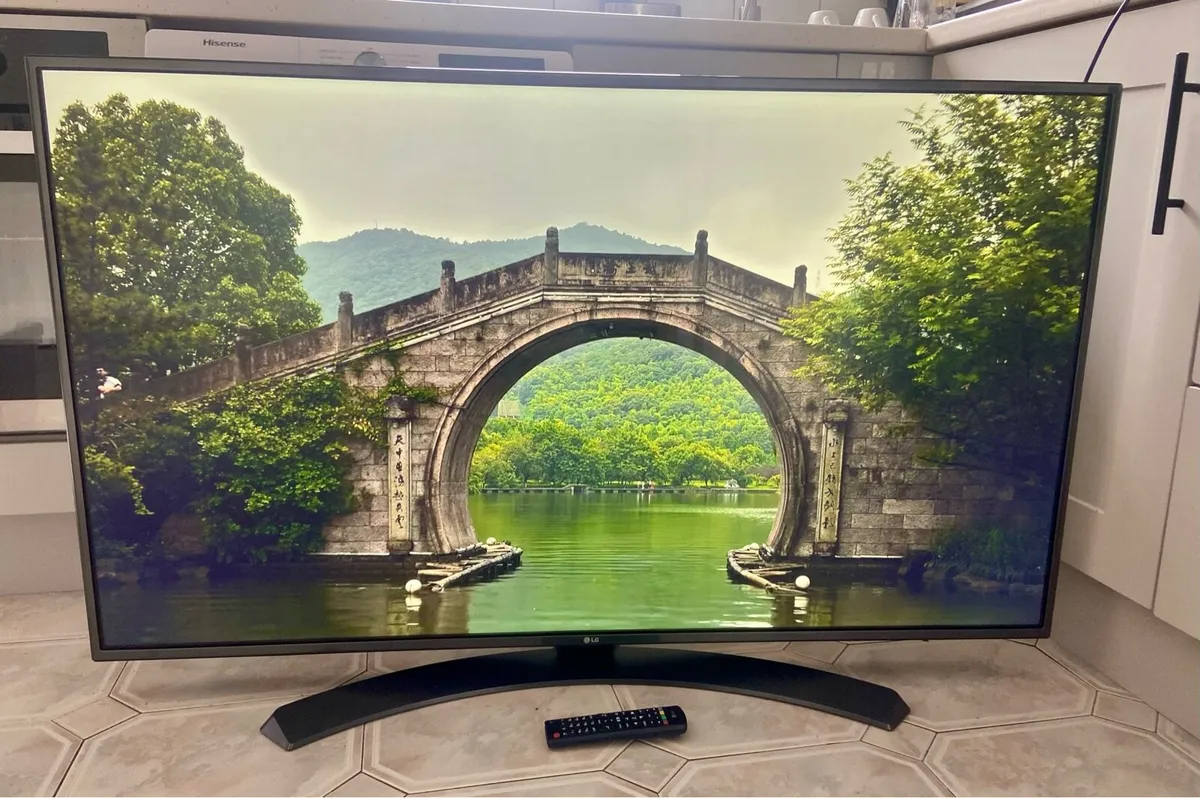 LG 55 inches 4K SMART TV - Image 3