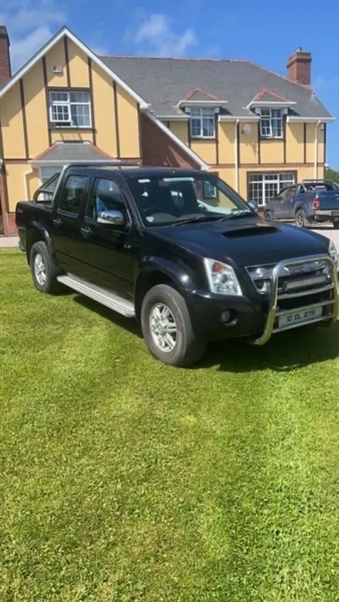 Isuzu dmax low miles - Image 1