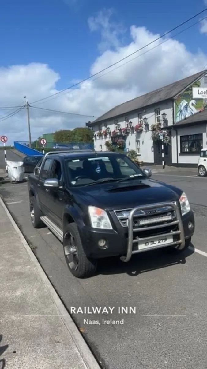 Isuzu dmax low miles - Image 4