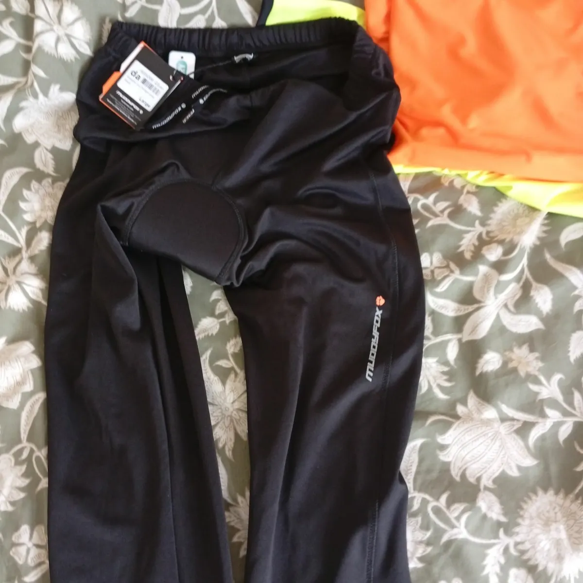 Cycling tops and cycling pants - Image 2