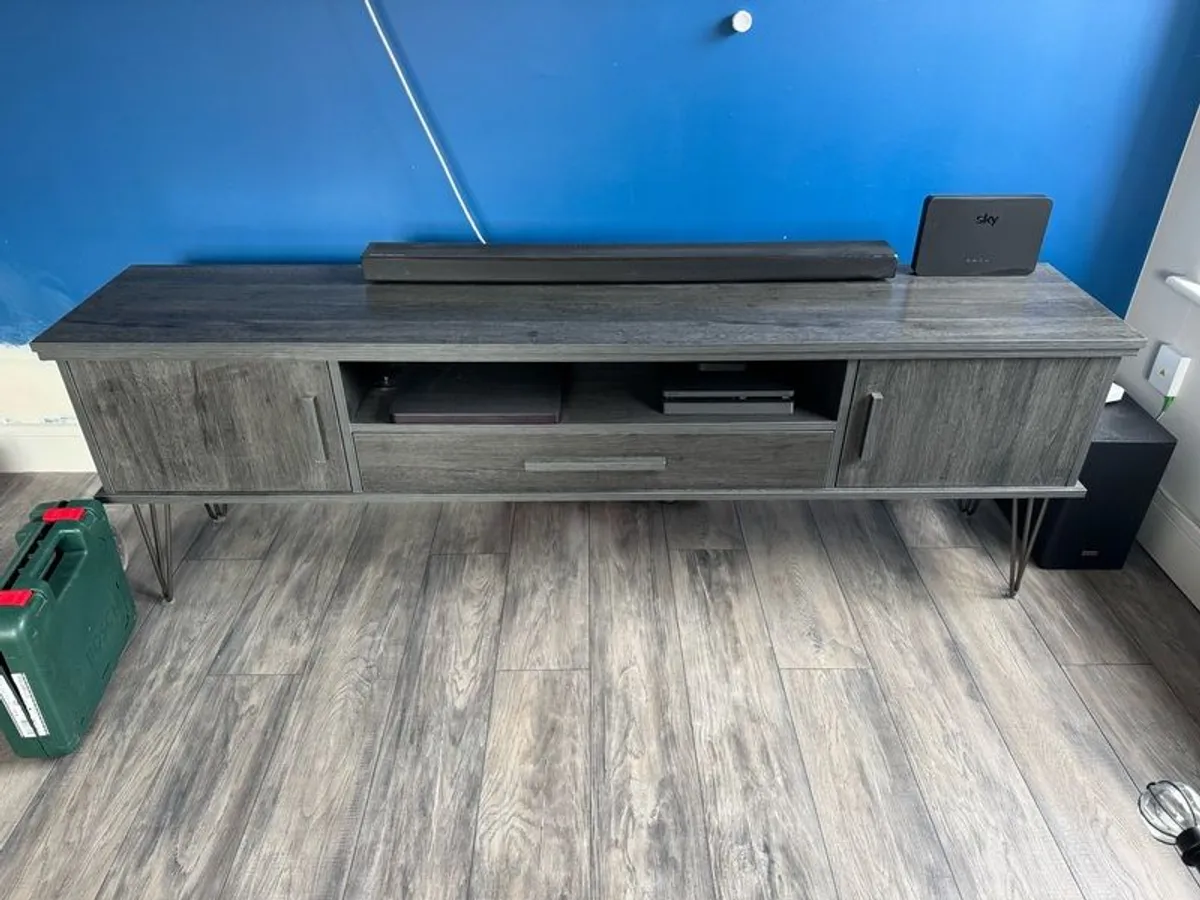 Modern TV Unit - Image 1