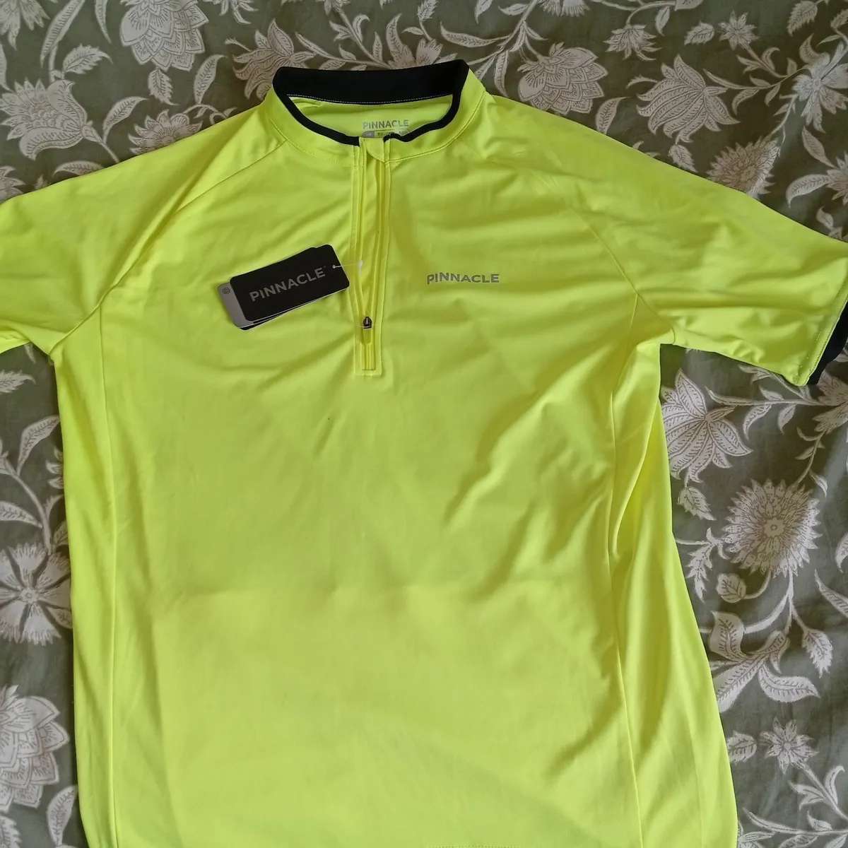 Cycling tops and cycling pants - Image 4