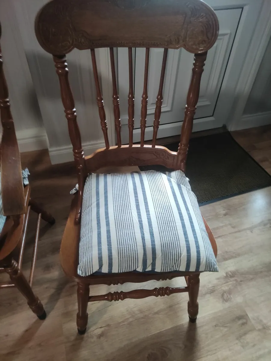 Table and 6 chairs - Image 2