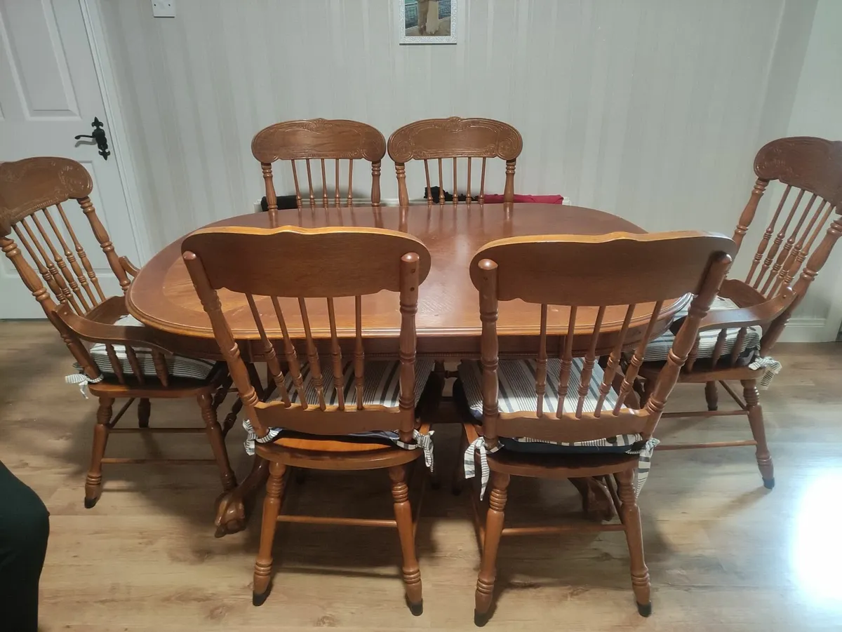 Table and 6 chairs - Image 4