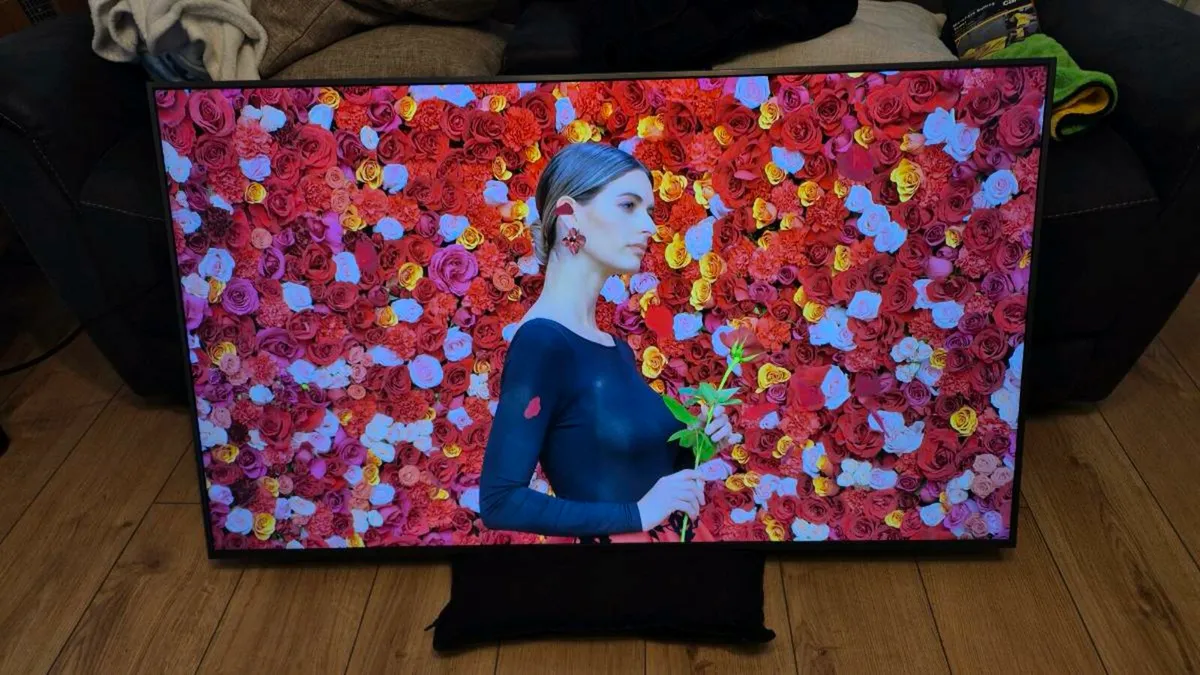 50" Samsung 4K Ultra HD Smart TV - Image 3