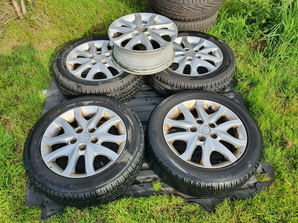 16'' Kia/Hyundai aloys with good tyres 205/55 R16 - Image 2